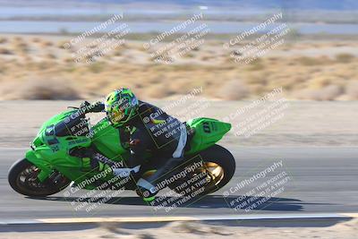 media/Jan-10-2025-CVMA Friday Practice (Fri) [[489e0da257]]/Group 4 and Trackday/Session 2 (Turn 4 Inside)/